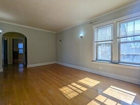 Building Photo - 4912 N Hoyne Ave