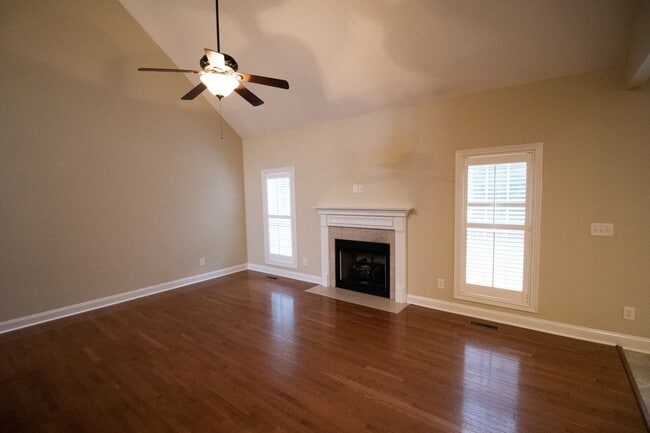 Building Photo - 1343 Ambleside Dr