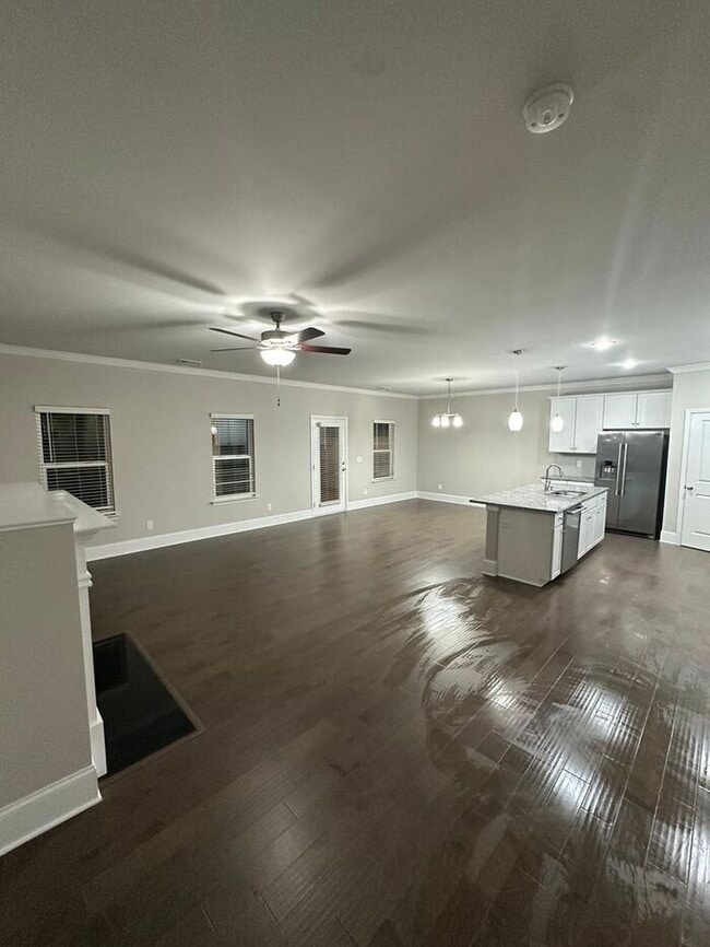 Building Photo - **Charming 3-Bedroom Home in Peaceful Stan...