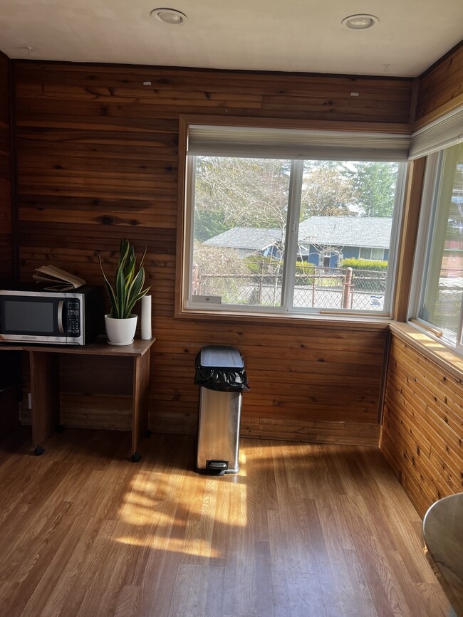 Building Photo - 146 Hawthorn Ln