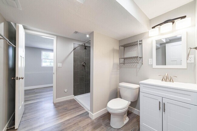 Building Photo - 3405 Balboa Ln