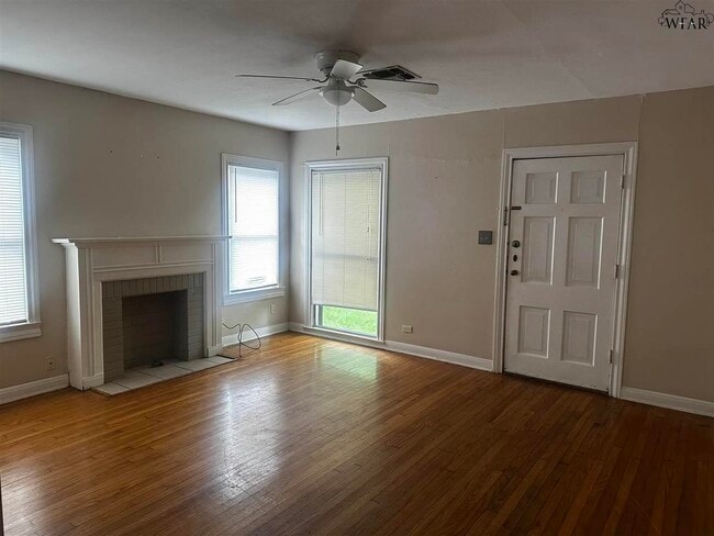 Building Photo - 1809 Ardath Ave