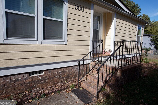 Building Photo - 1801 Marie Way