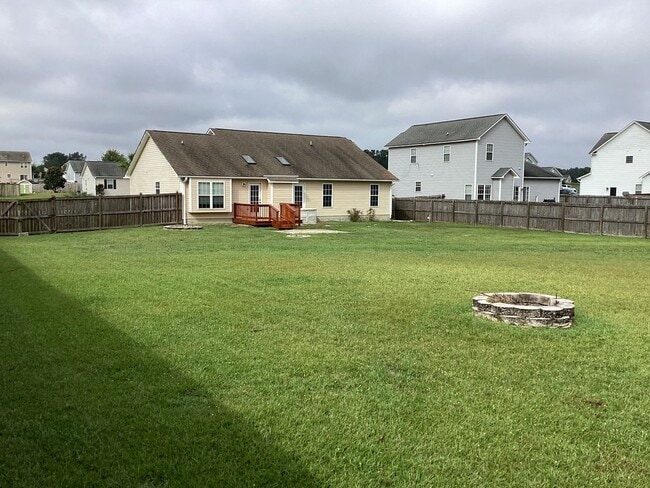 Building Photo - Absolutely Adorable!