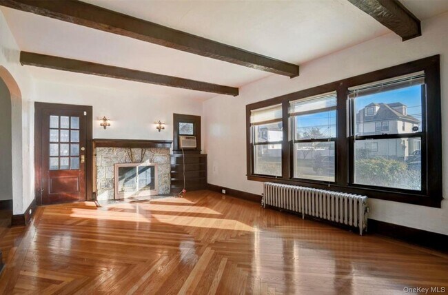 Building Photo - 29 Oak Ave