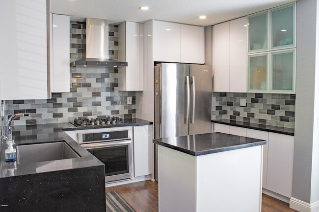 Building Photo - 522 Via Colinas