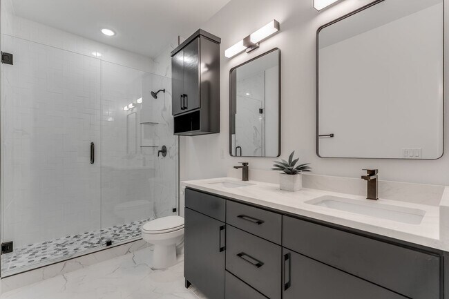 Building Photo - Brand New Bella Vista Beauty!