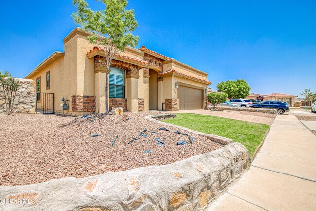 Building Photo - 13401 Emerald Pond Dr