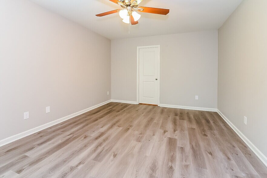 Building Photo - 481 Scotland Dr