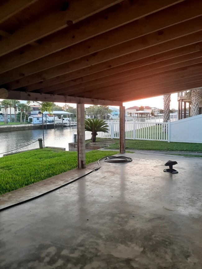 Primary Photo - 4407 2nd Isle Dr