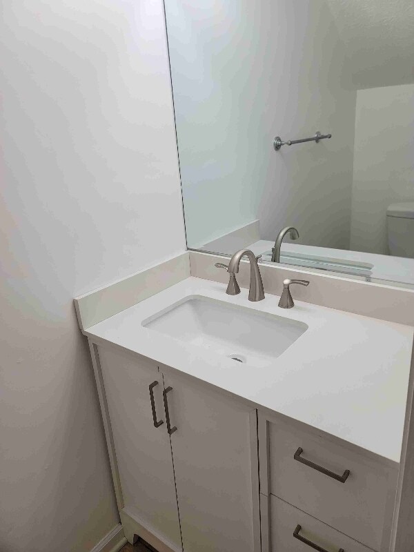 Building Photo - 739 W 8th St