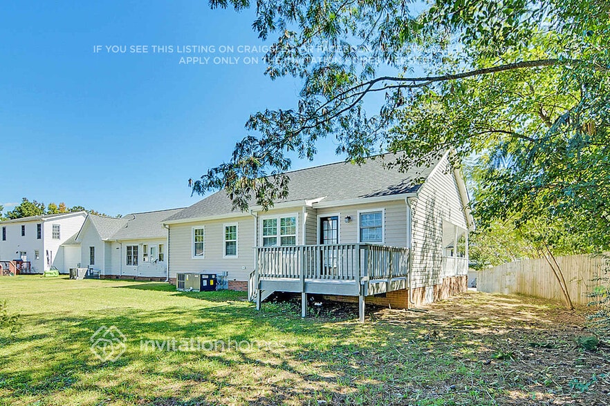 Building Photo - 3304 Ferdilah Ln