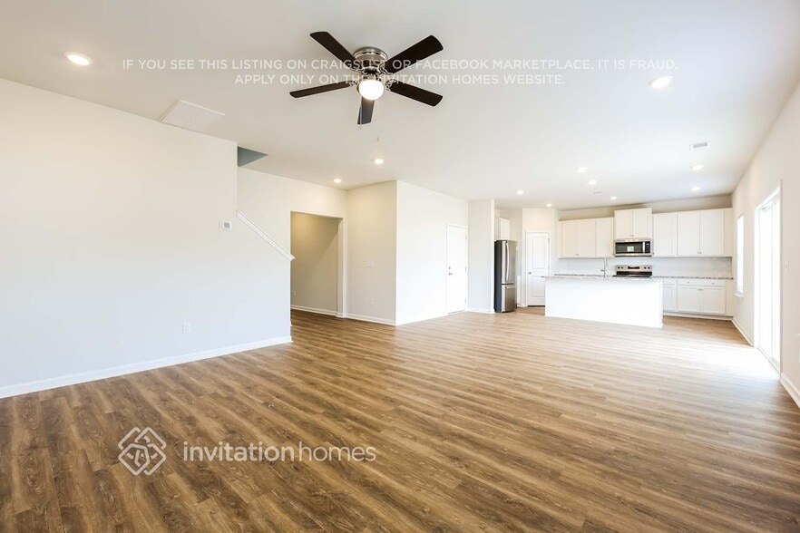 Building Photo - 205 White Flds Ave