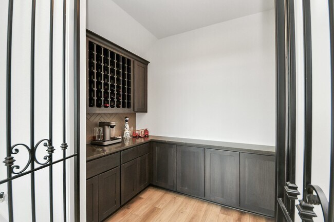 Building Photo - 4914 Olive Province Ln