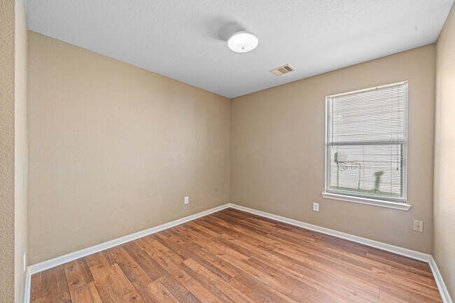 Building Photo - 20758 Cypress Crescent Ln