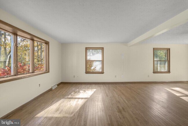 Building Photo - 22397 Armstrong Dr