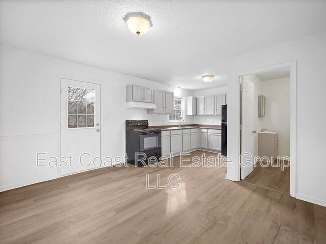 Building Photo - 45 Bruce Dr