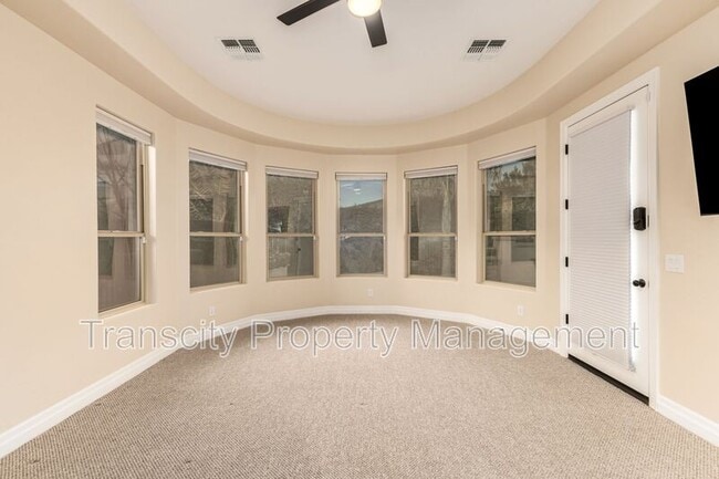 Building Photo - 1636 E Sattoo Way