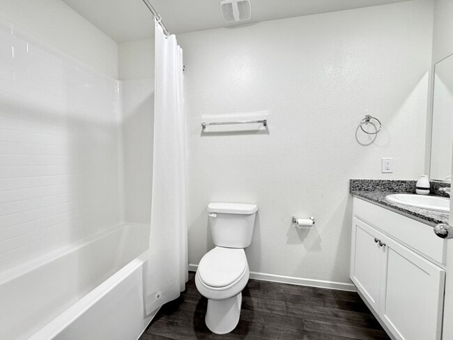 Building Photo - Cozy Newly Build 3 Bed & 2-1/2 Bath Townhome
