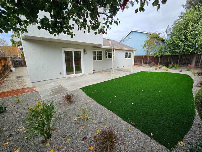 Building Photo - Beautiful San Jose Home