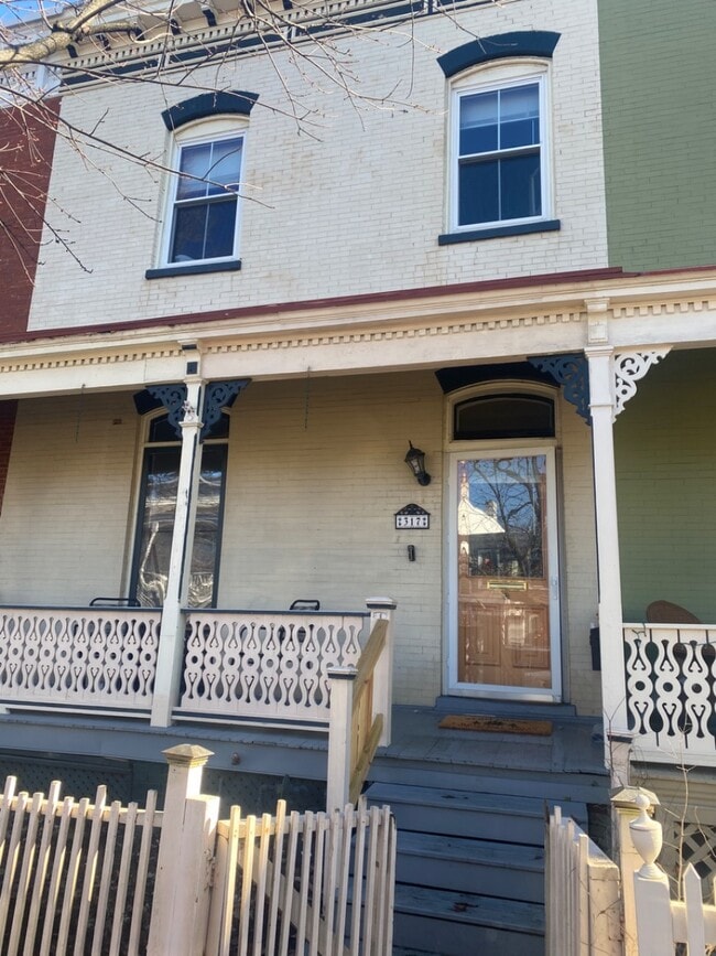 Building Photo - 317 S Pine St