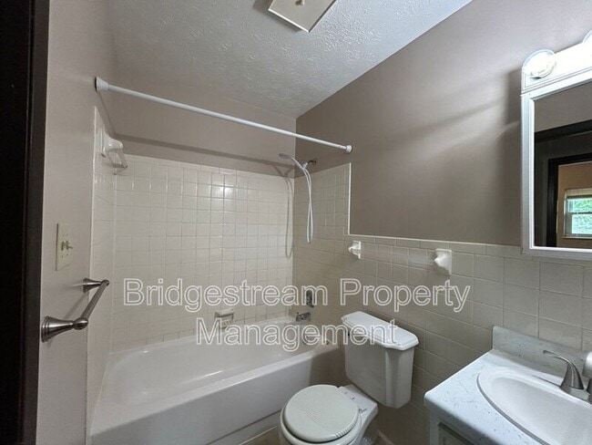 Building Photo - 43 Candlewood Ct