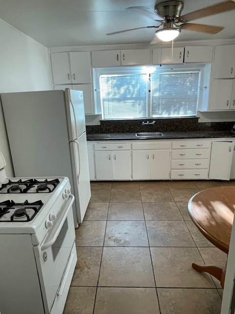 View of kitchen from laundry room - 3729 46th St