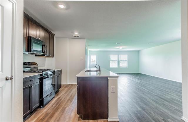 Building Photo - 305 Laurenbrooke Dr