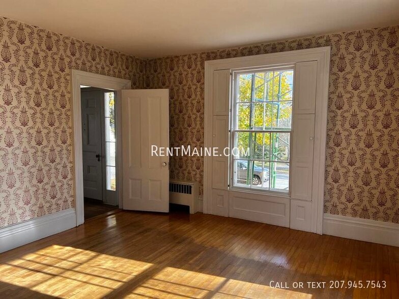 Building Photo - 92 Main Rd N