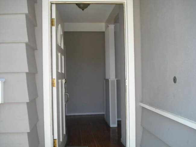 Building Photo - TORRANCE 3 BEDROOM 2 BATHROOM HOUSE FOR LEASE! AVAILABLE 4/1