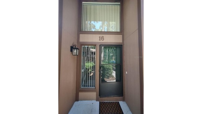 Building Photo - 16 Pinehurst Pl