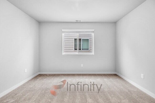 Building Photo - 8943 SW Vermillion Dr