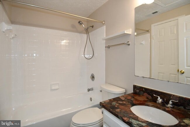 Building Photo - 1648 Fieldthorn Dr