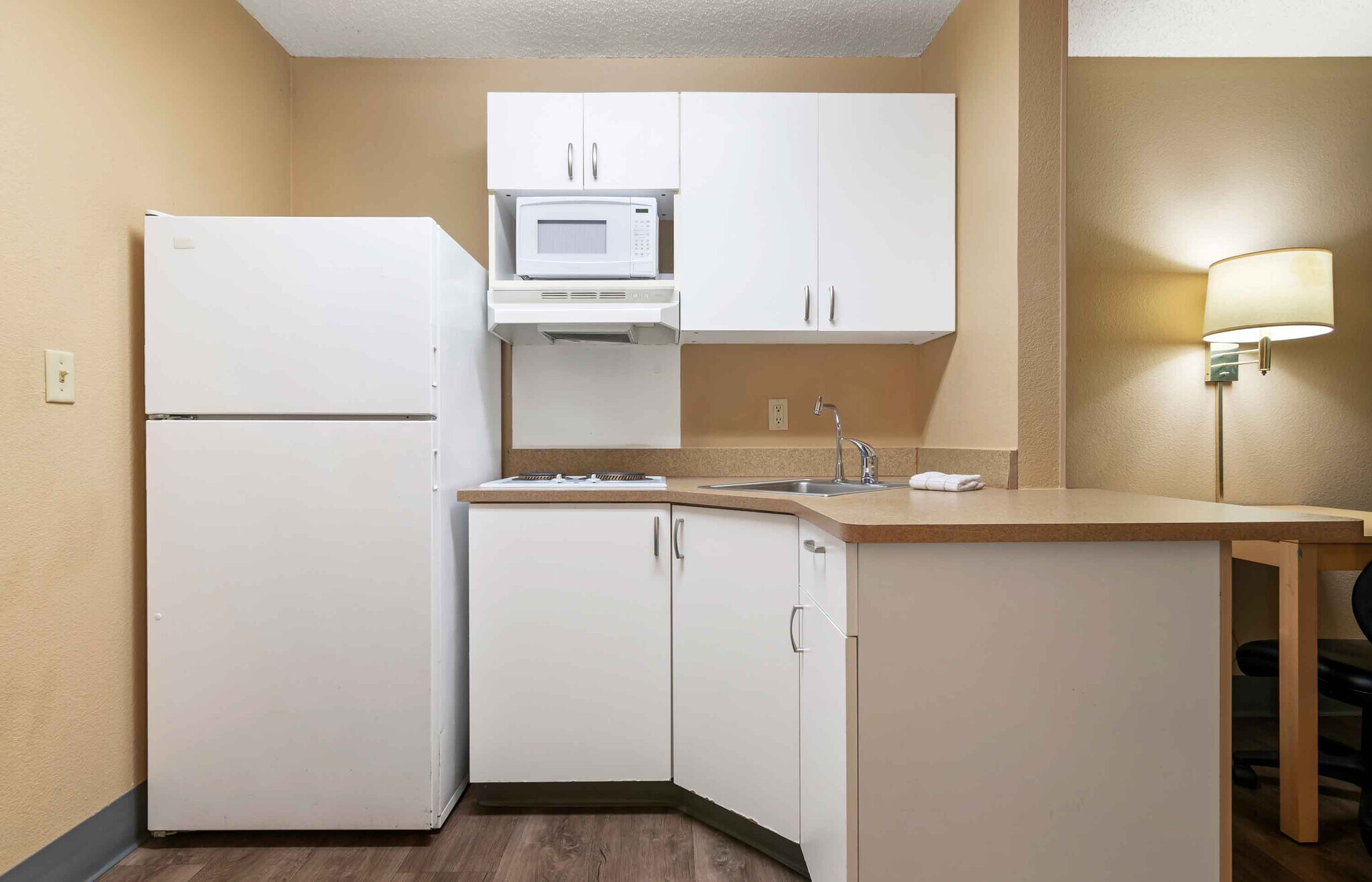 Building Photo - Furnished Studio-Minneapolis - Airport - Eagan - North