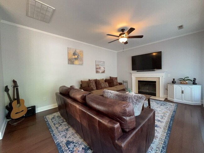 Building Photo - 1009 Ariel Ct