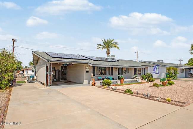 Building Photo - 410 N 56th Pl