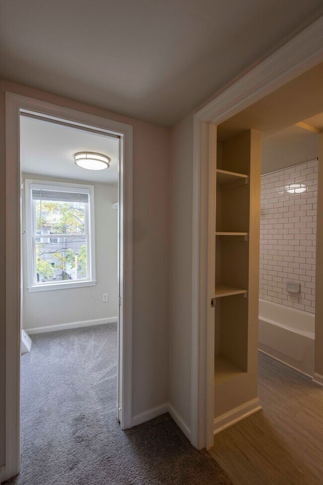 Building Photo - Cozy 1Bed/1Bath in Washing Village - Pigtown