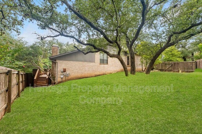 Building Photo - 13906 N Hills Village Dr