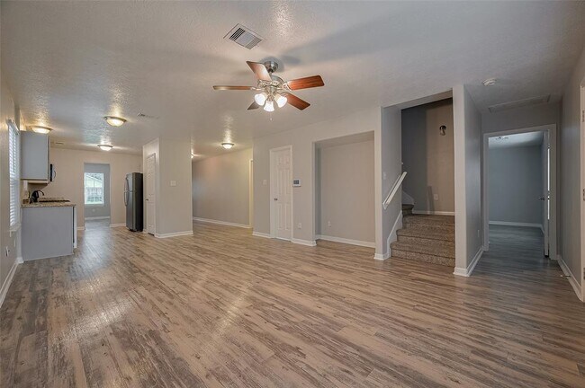 Building Photo - 5009 Willow Point Dr