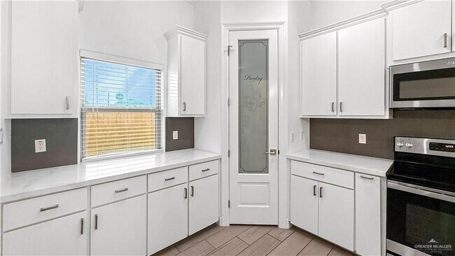 Building Photo - 5106 Sebastian Dr