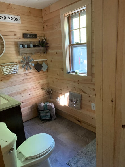 Building Photo - 48 Quail Ln