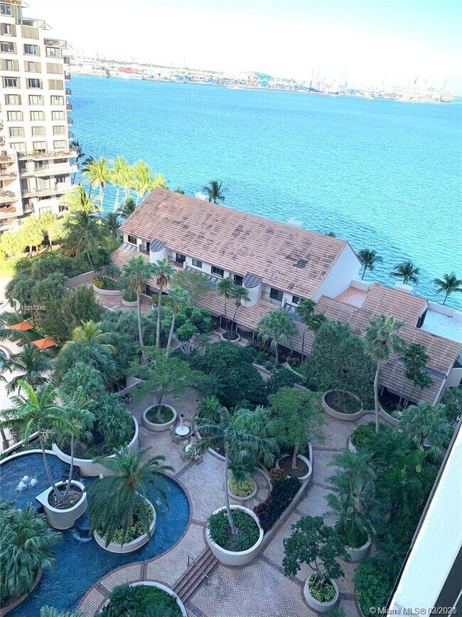 Building Photo - 520 Brickell Key Dr
