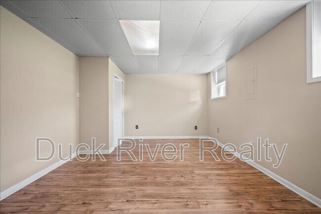 Building Photo - 209 Hampton Rd