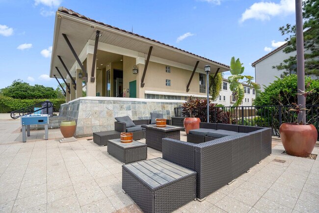 Building Photo - 14525 Damai Ln