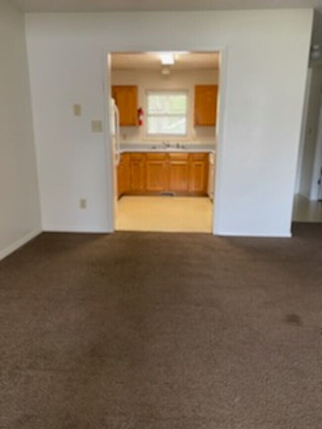 Building Photo - 0200-202 E 16th Street