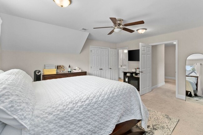 Building Photo - 6508 Satjanon Dr