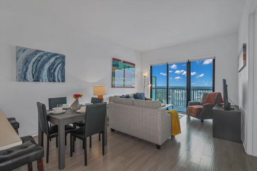 Building Photo - 2022 Holcombe Blvd