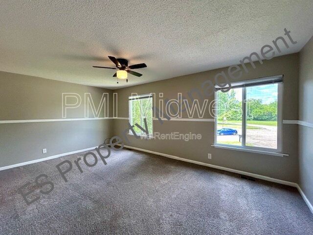 Building Photo - 6627 Live Oak Rd