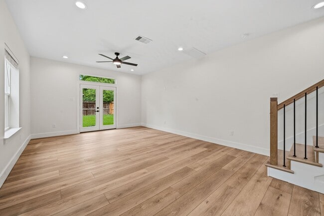 Building Photo - 8023 Easter St