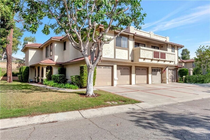 Building Photo - 25245 Tanoak Ln